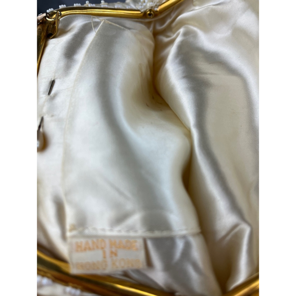 Vintage Pearl Beaded Kiss-Lock Evening Clutch – Iridescent Sequins & Gold Chain - Picture 6 of 6